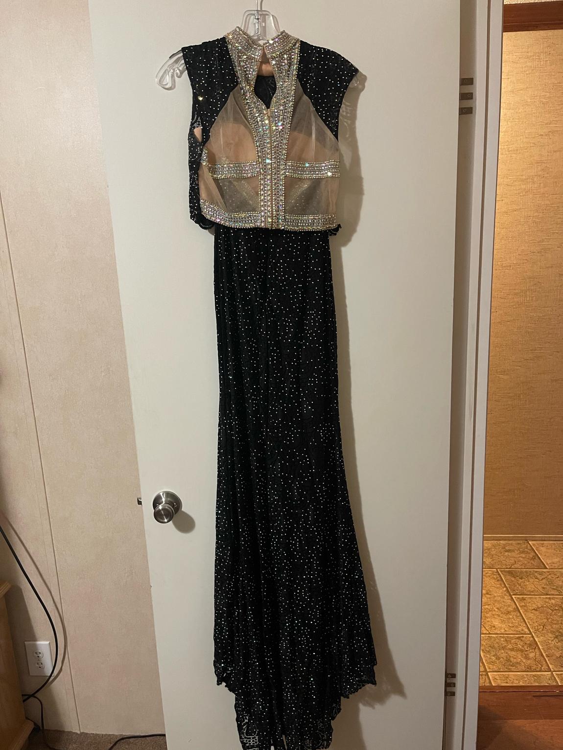 Size 6 Prom Lace Black Floor Length Maxi on Queenly