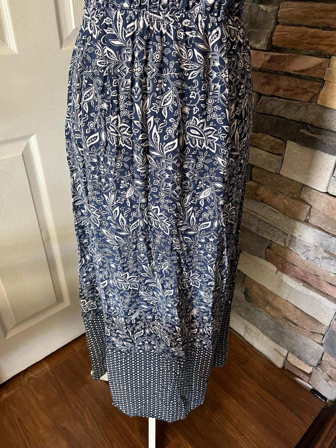 Old Navy Size 2 Navy Blue Cocktail Dress on Queenly