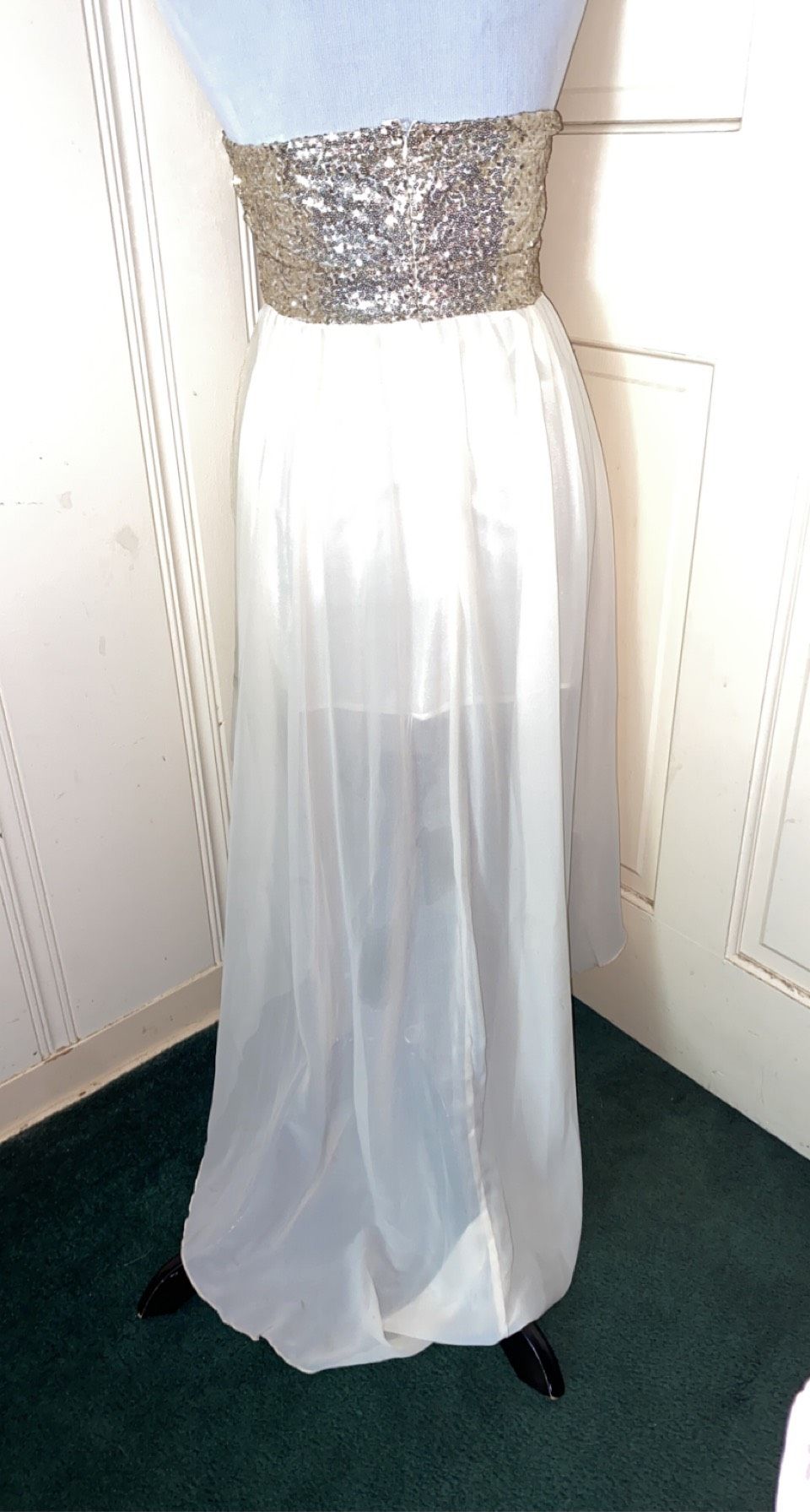 Size 6 Prom Strapless Sequined White A-line Dress on Queenly