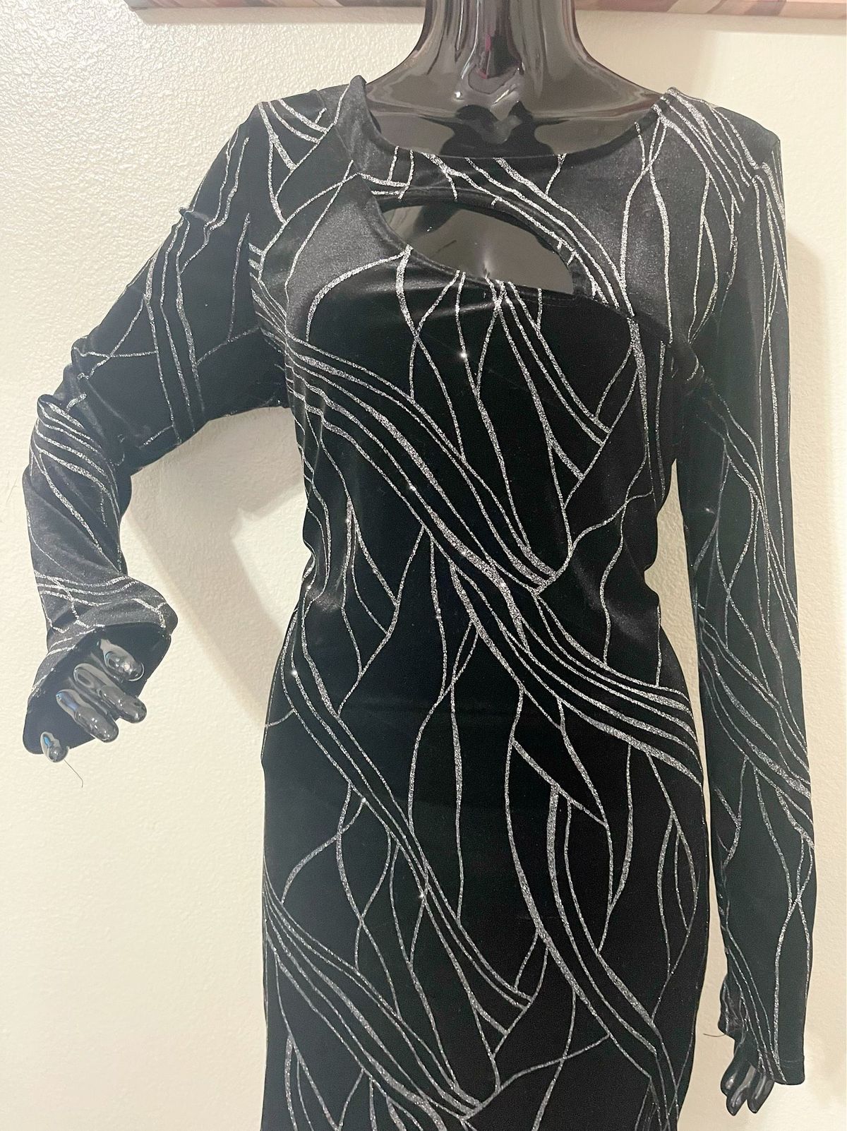 Size 12 Nightclub Long Sleeve Black Cocktail Dress on Queenly