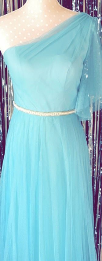Size 6 One Shoulder Blue Ball Gown on Queenly