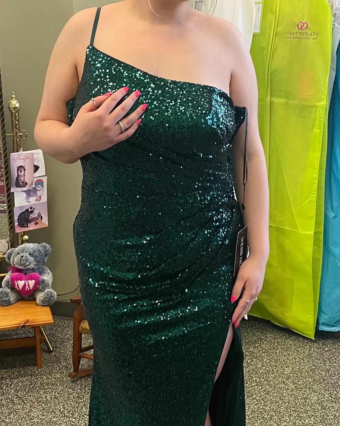 Sherri Hill Plus Size 16 Emerald Green Side Slit Dress on Queenly