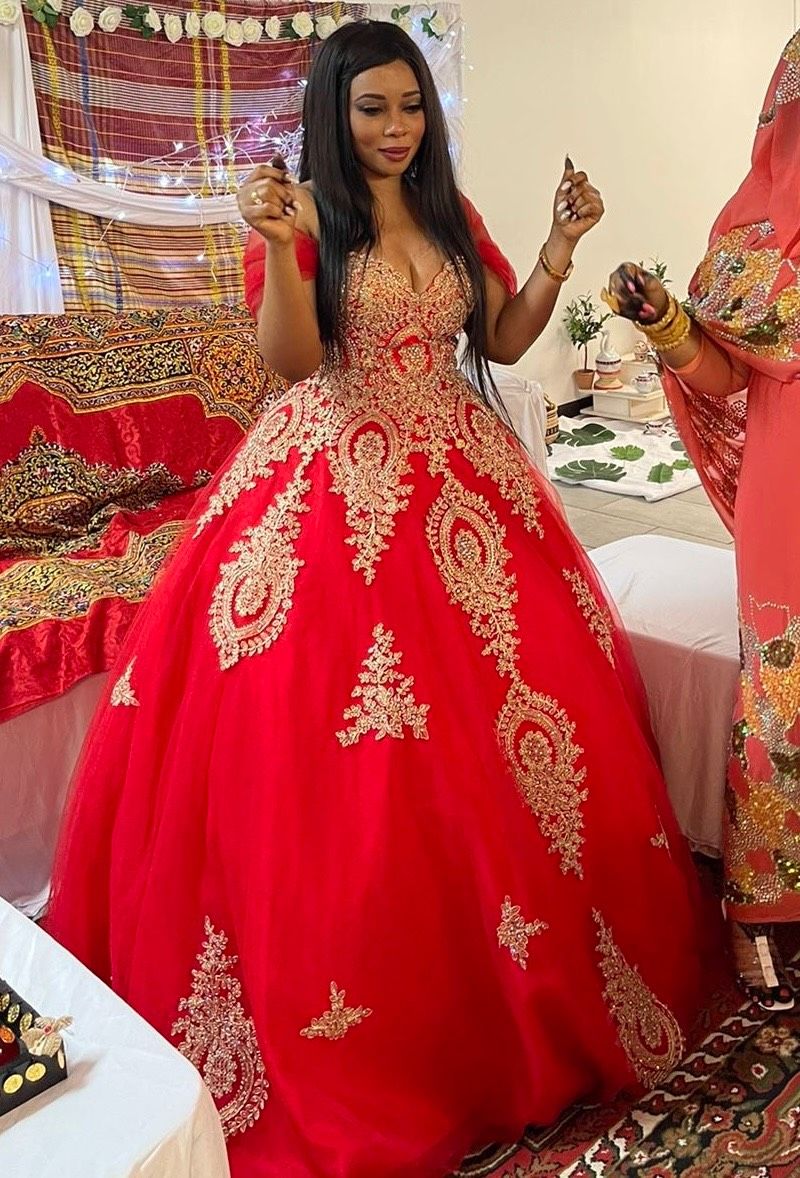 Size 12 Red Ball Gown on Queenly