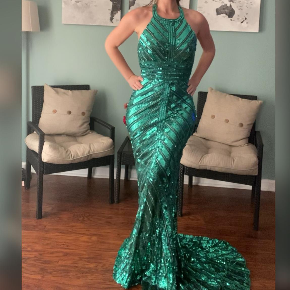 Sherri Hill Size 4 Prom Halter Sequined Emerald Green Mermaid Dress on Queenly