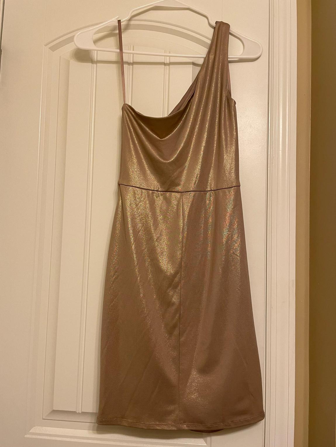 Size 0 Gold Cocktail Dress on Queenly