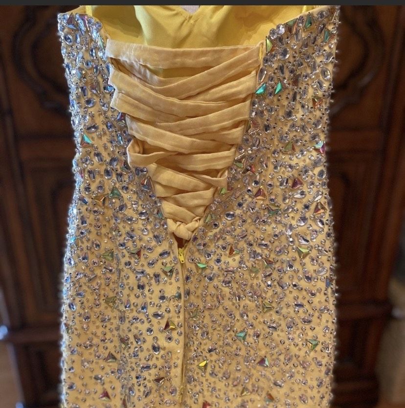 MoriLee Size 2 Sequined Yellow Mermaid Dress on Queenly