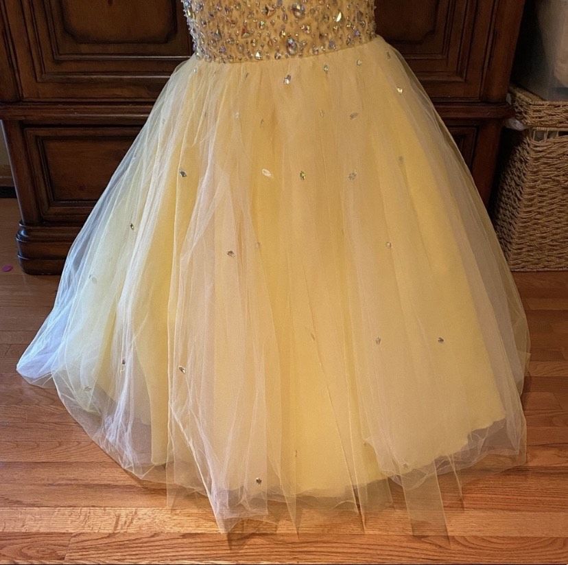 MoriLee Size 2 Sequined Yellow Mermaid Dress on Queenly
