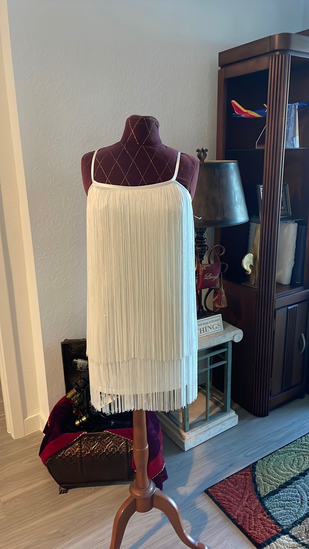 Size 6 White Cocktail Dress on Queenly