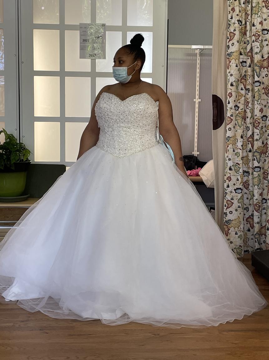 Size 12 Wedding Strapless White Ball Gown on Queenly