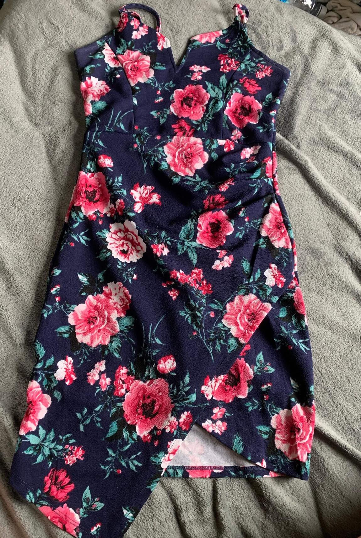 Size 6 Multicolor Cocktail Dress on Queenly
