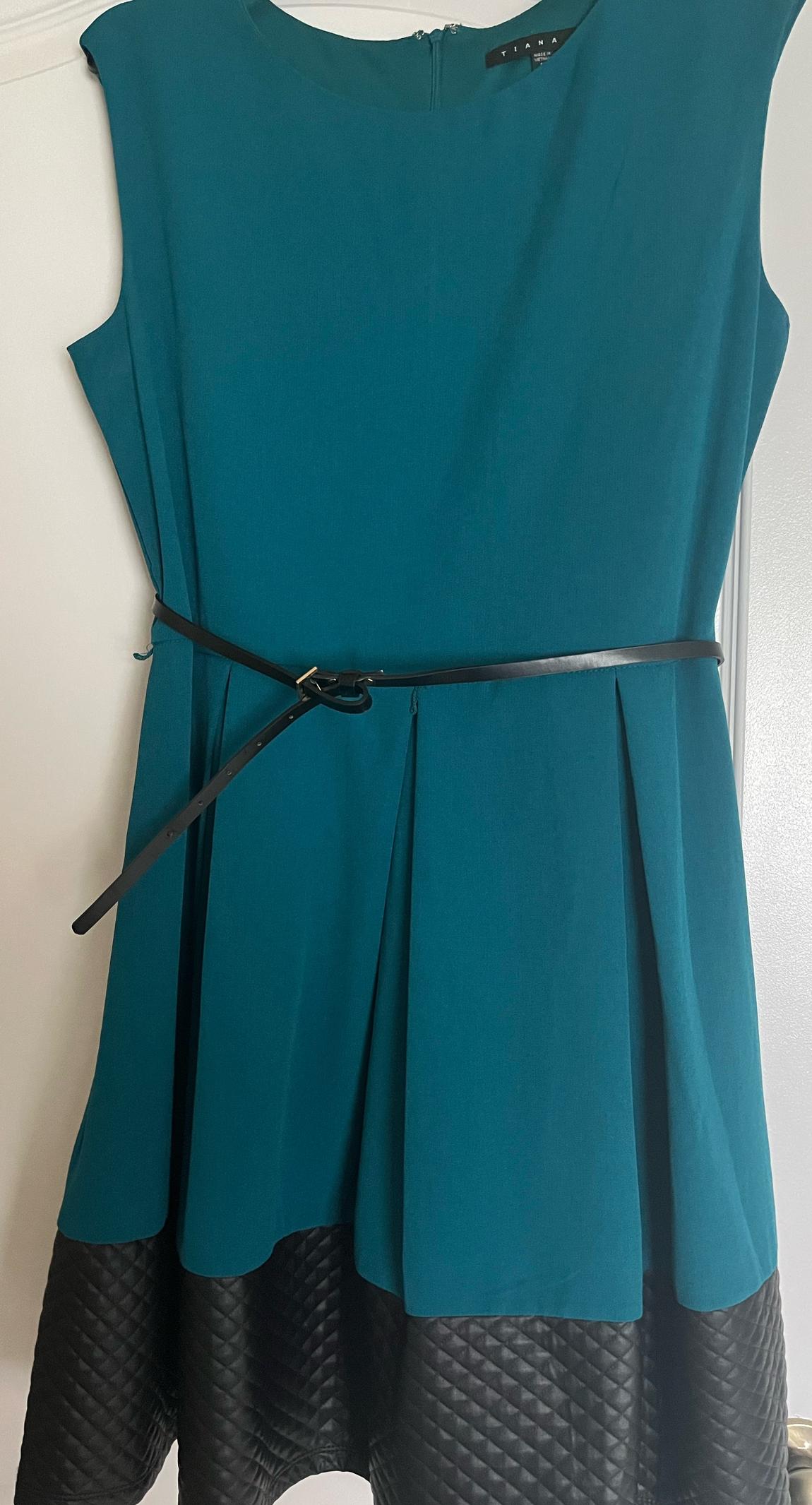 Plus Size 18 Blue Cocktail Dress on Queenly