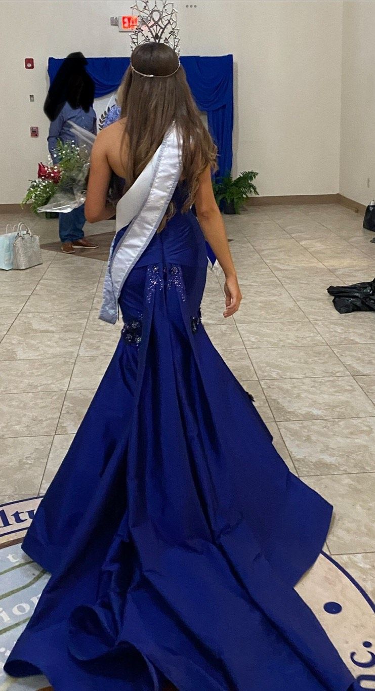 Fernando Wong Size 2 Prom Royal Blue Mermaid Dress on Queenly
