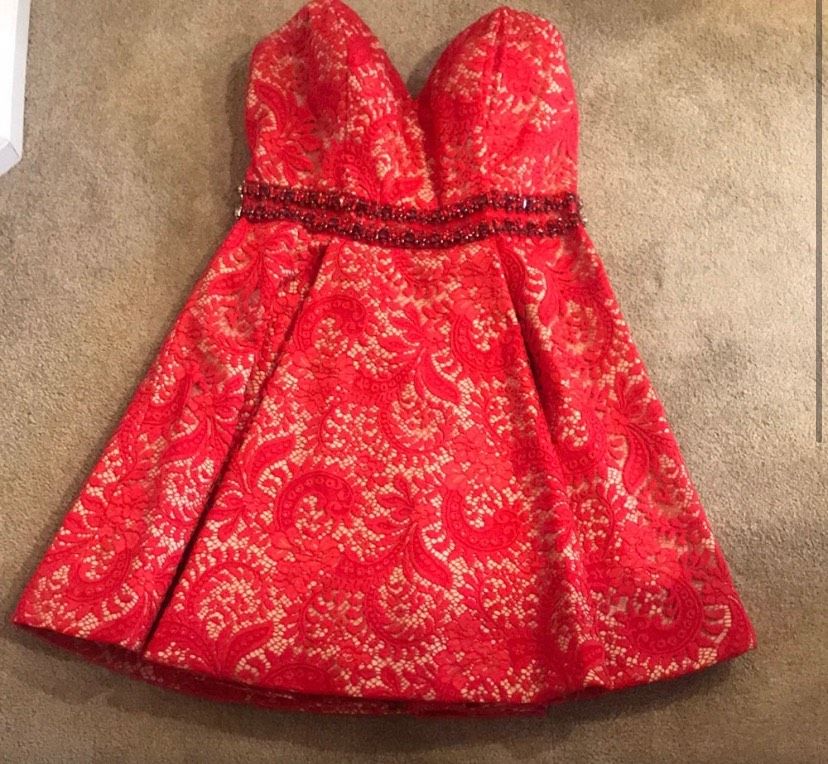 Jovani Size 10 Lace Red Cocktail Dress on Queenly