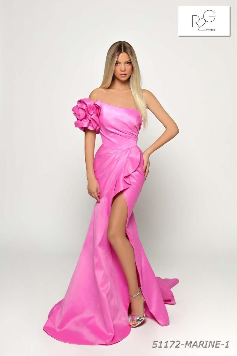 Style 51172 Tarik Ediz Size 8 Prom Off The Shoulder Satin Hot Pink Side Slit Dress on Queenly