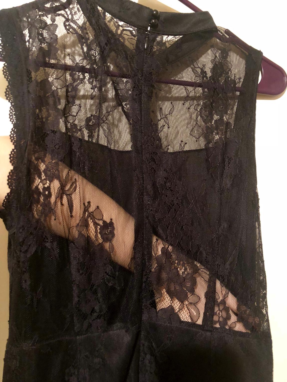 Size 2 Lace Black Cocktail Dress on Queenly