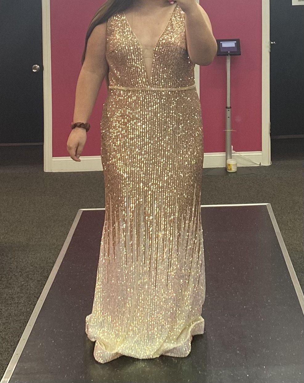 Plus Size 16 Sequined Rose Gold Cocktail Dress on Queenly