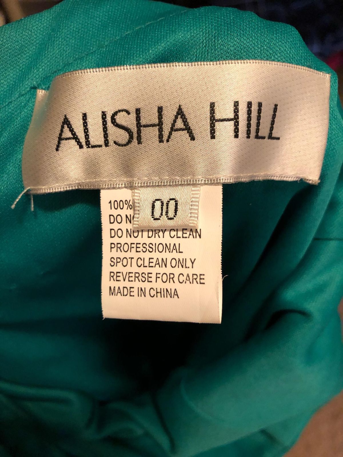 Alisha Hill Size 00 Green Dress With Train on Queenly