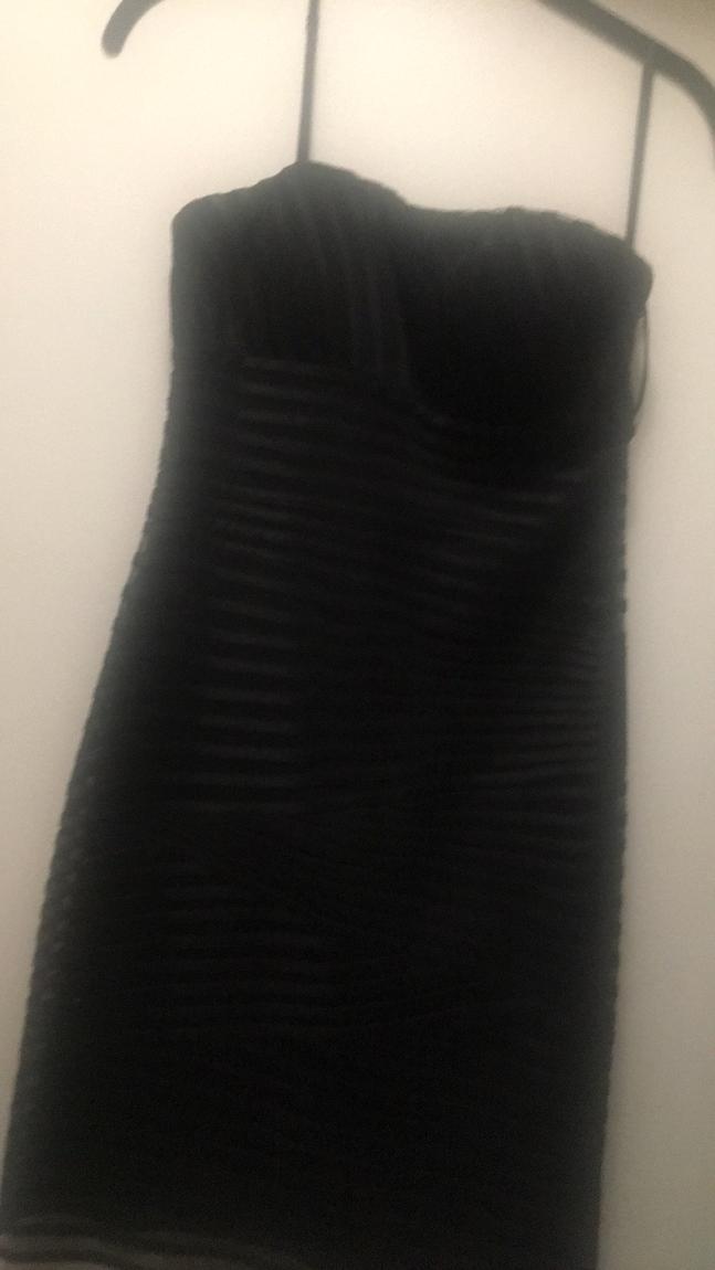 White House black market Size 4 Black Cocktail Dress on Queenly