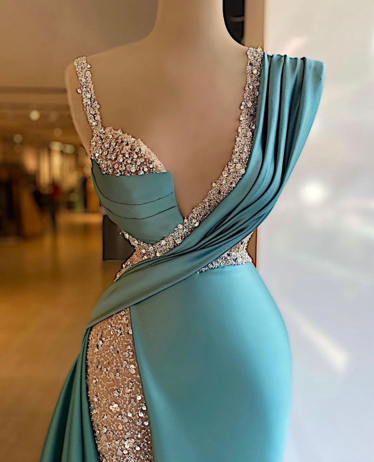 Custom made Size 8 Prom Emerald Green Side Slit Dress on Queenly