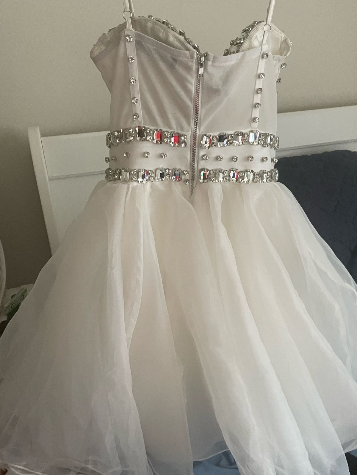 Size 4 Wedding Sequined White Ball Gown on Queenly