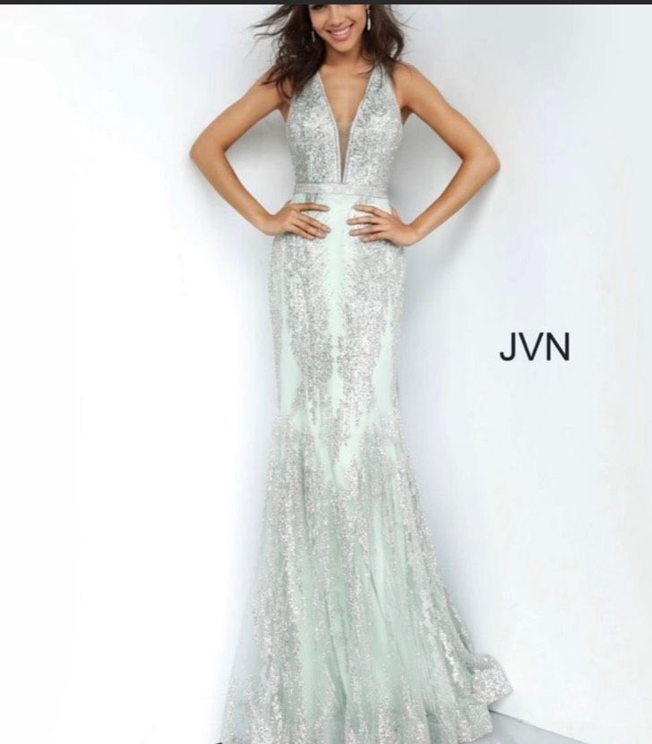 Jovani Size 2 Light Green Mermaid Dress on Queenly