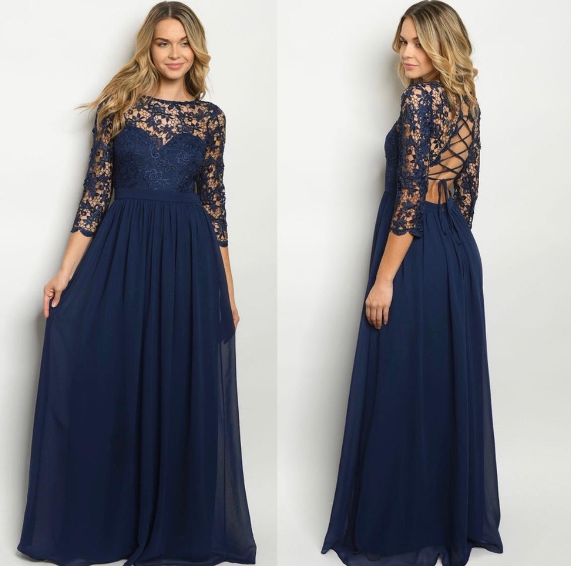 Size 12 Prom Lace Navy Blue Floor Length Maxi on Queenly