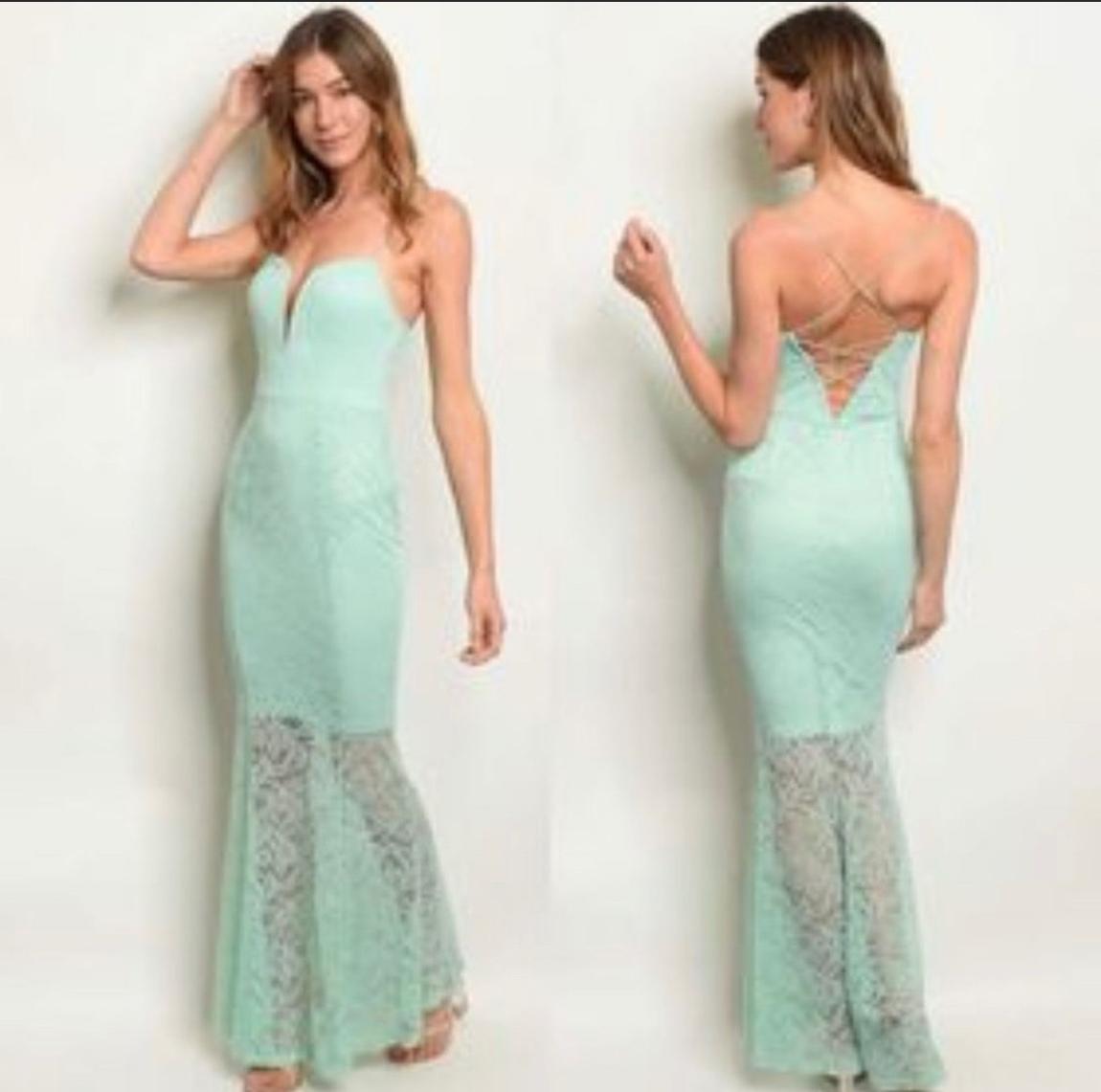 Size 12 Lace Light Green Floor Length Maxi on Queenly