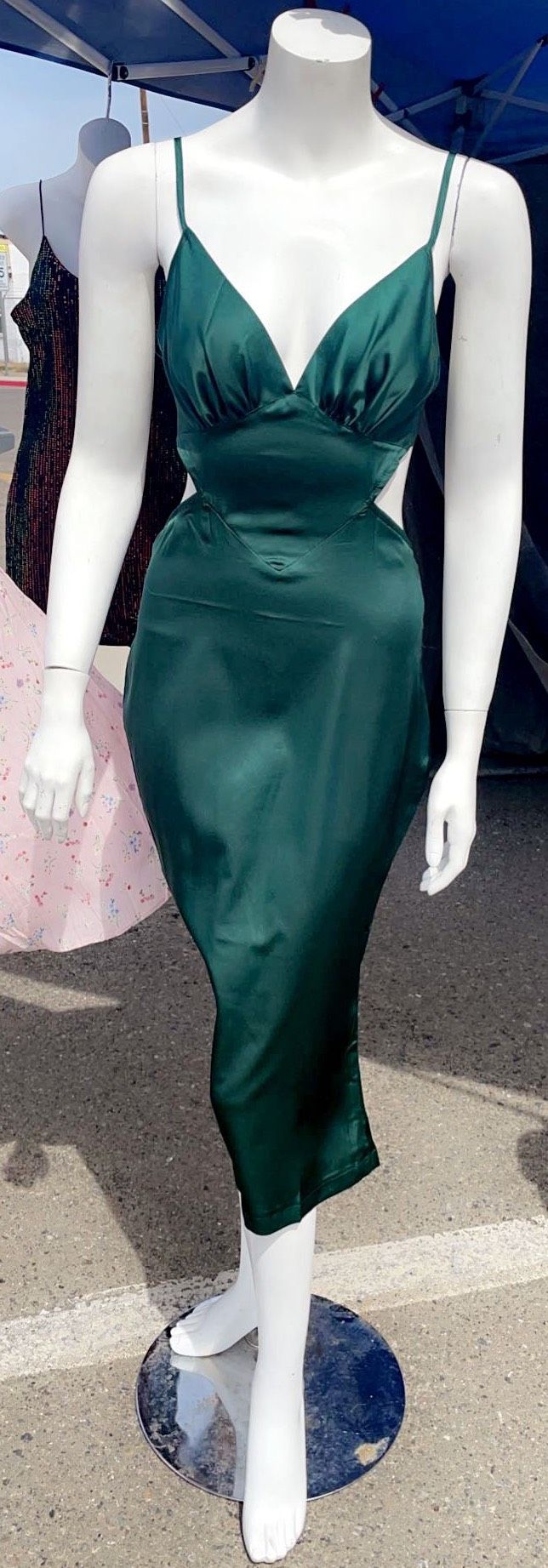 Size 8 Satin Green Cocktail Dress on Queenly