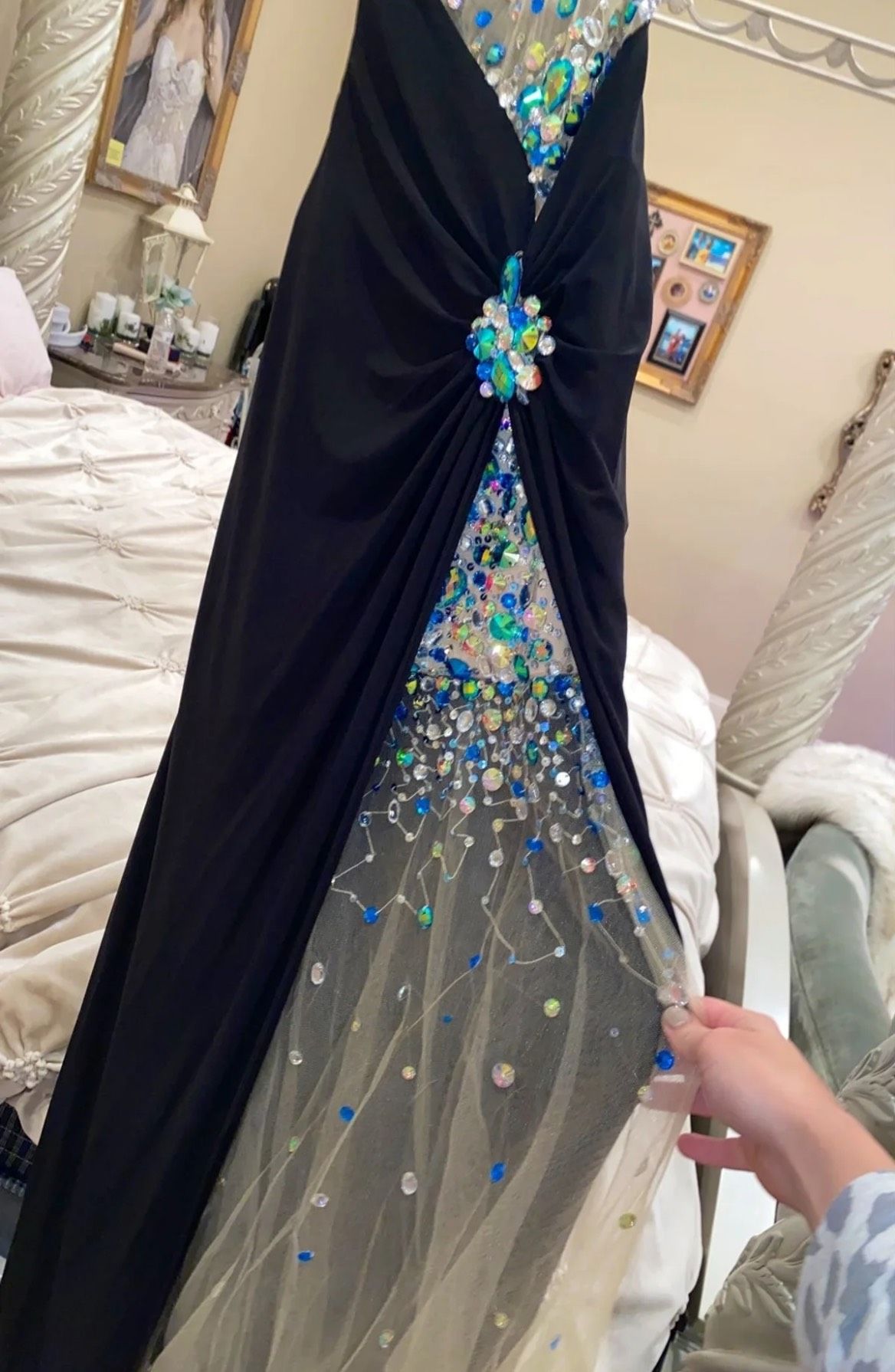 Size 4 Prom Sequined Black Floor Length Maxi on Queenly
