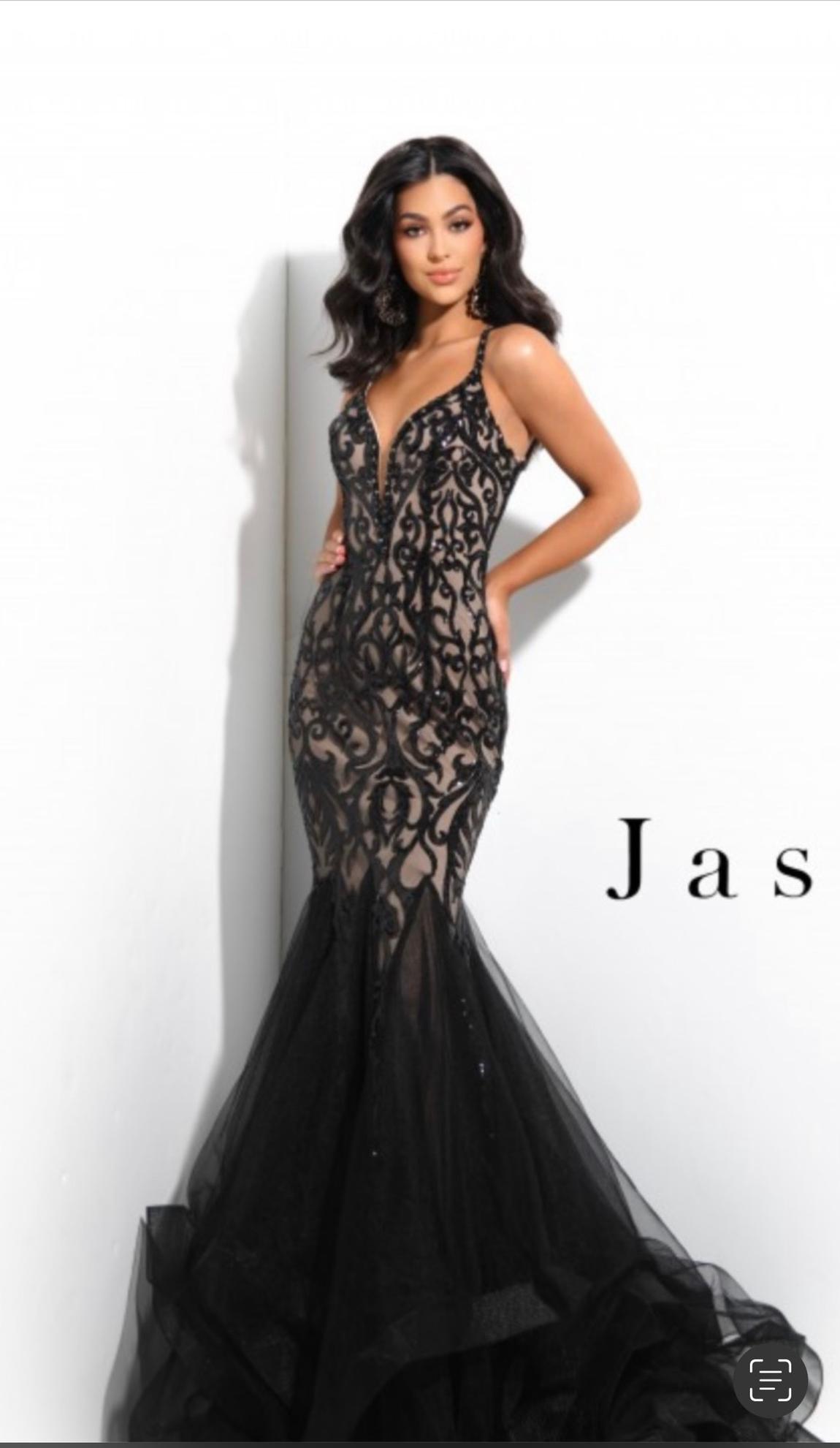 Jasz Size 2 Prom Black Cocktail Dress on Queenly