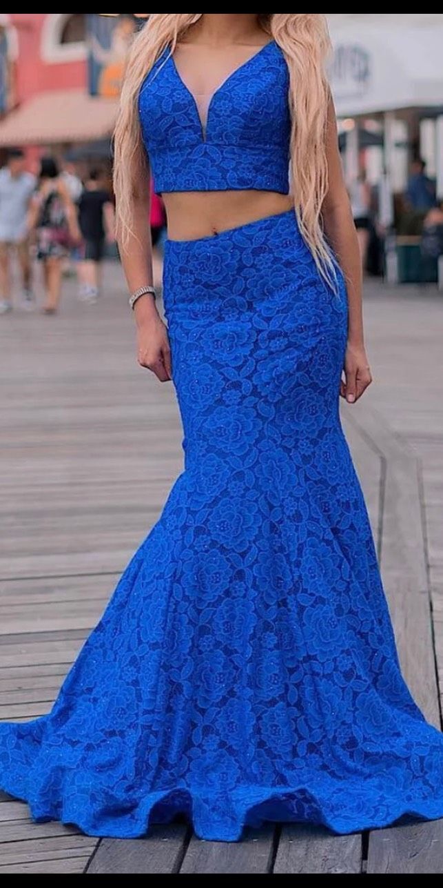 La Femme Size 2 Prom Lace Blue Mermaid Dress on Queenly