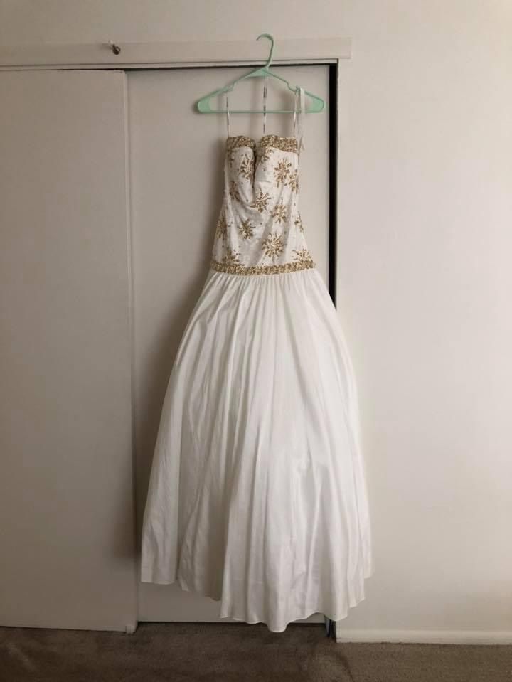 Sherri Hill Size 6 White A-line Dress on Queenly