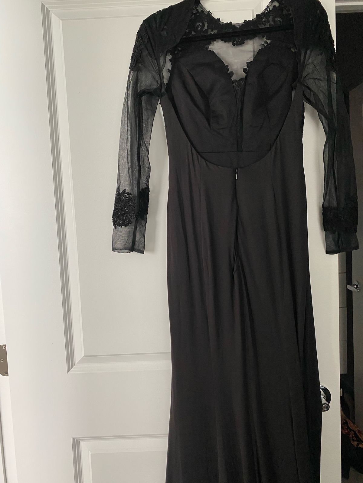 Size 6 Prom Lace Black Side Slit Dress on Queenly