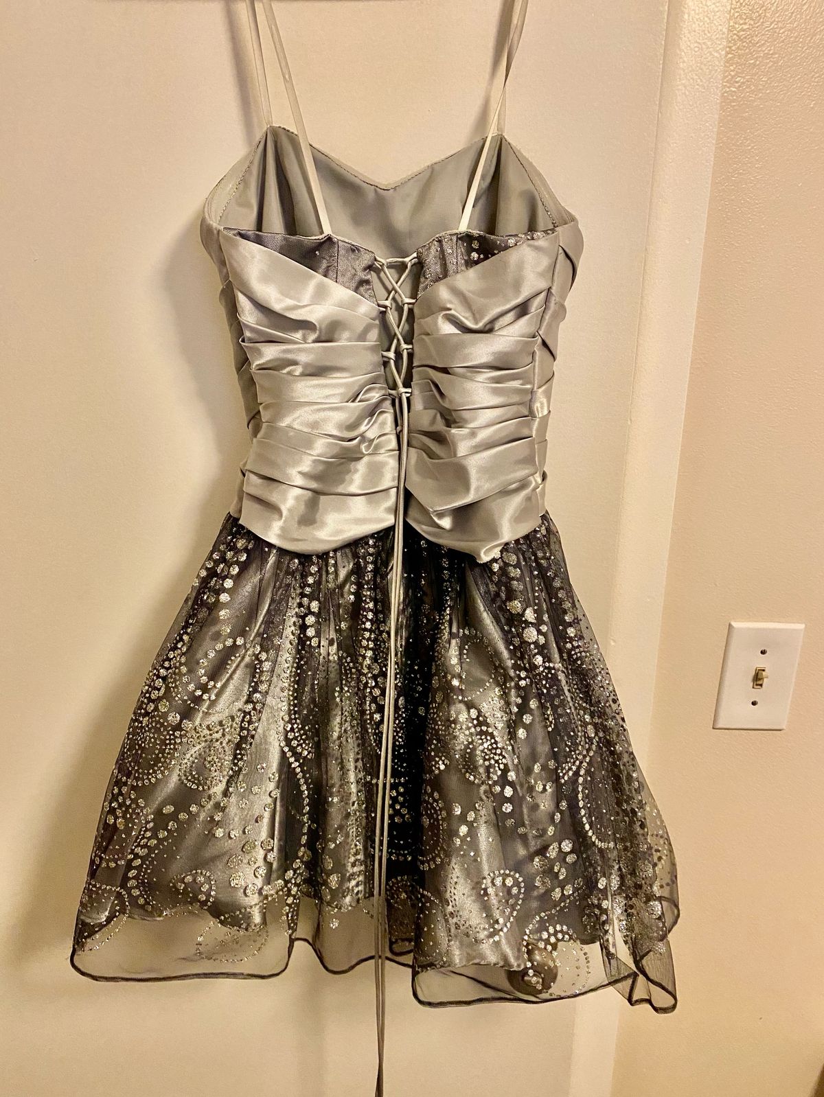 Size 4 Homecoming Silver Cocktail Dress on Queenly