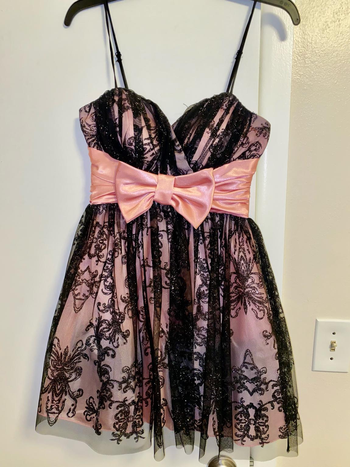 Size 8 Homecoming Lace Light Pink Cocktail Dress on Queenly