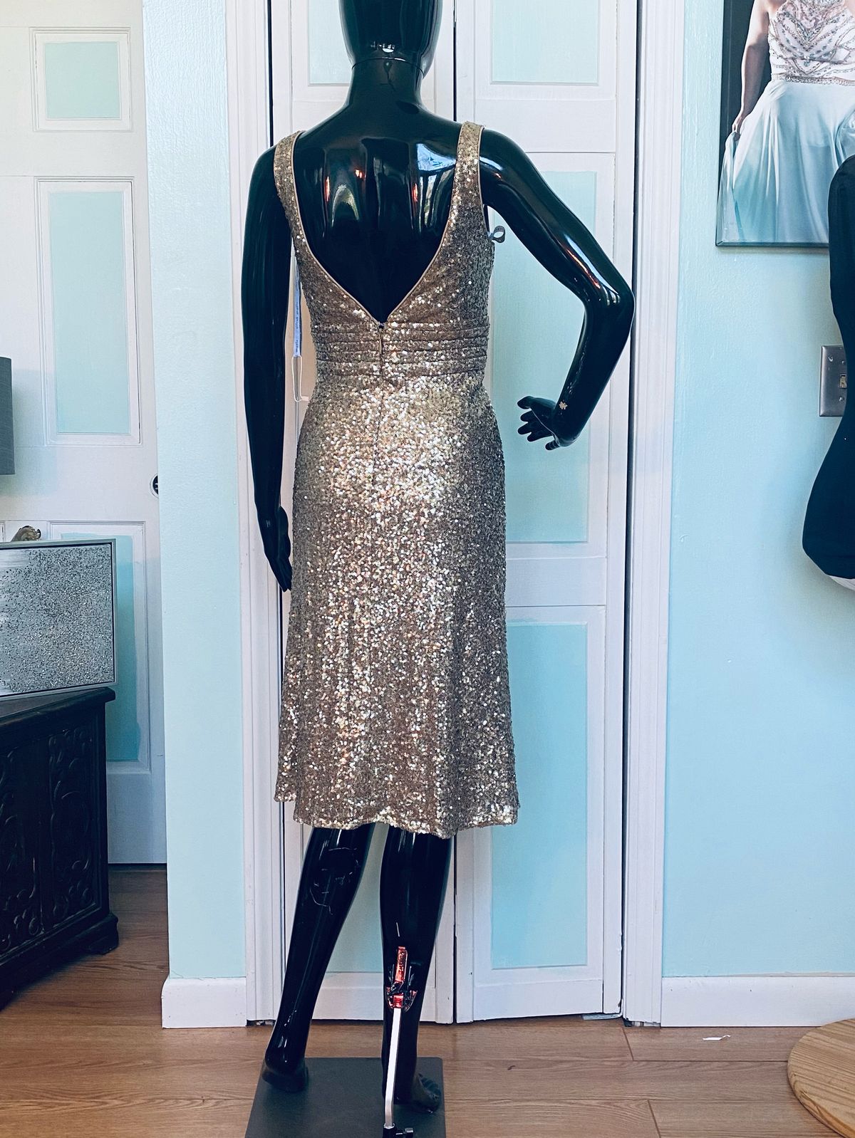 Alfred Angelo Size 6 Prom Plunge Sequined Gold Cocktail Dress on Queenly