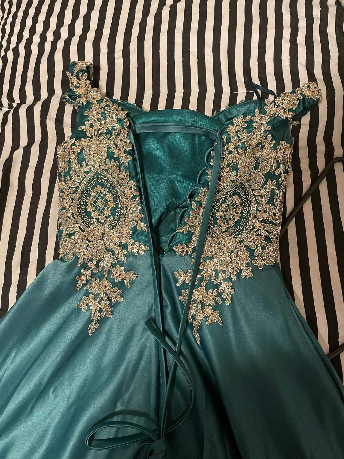 Size 4 Prom Off The Shoulder Emerald Green Ball Gown on Queenly