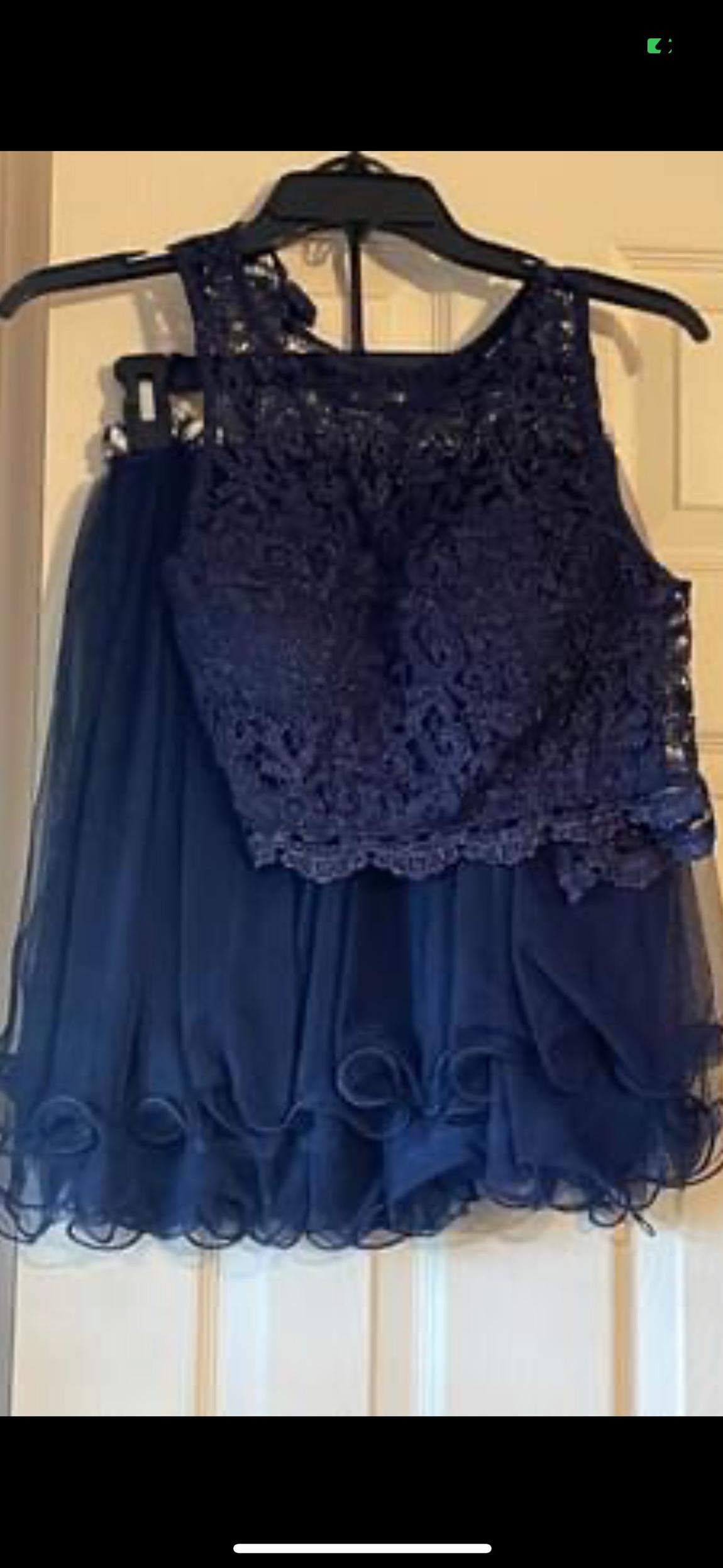 Size 2 Homecoming Lace Navy Blue Floor Length Maxi on Queenly