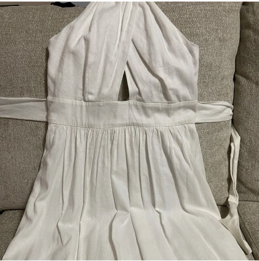 BCBGeneration Size 6 White Cocktail Dress on Queenly