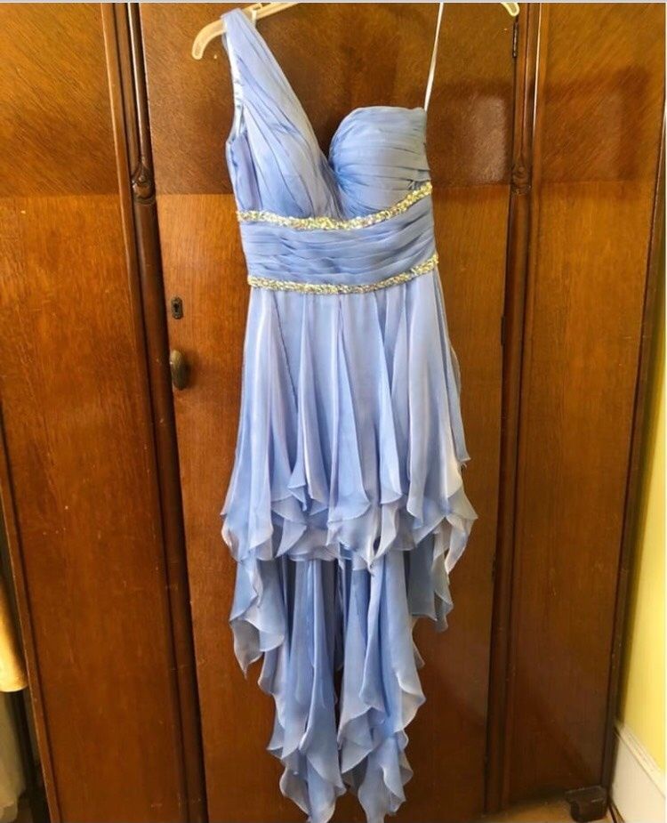 Size 2 Homecoming One Shoulder Light Blue Cocktail Dress on Queenly