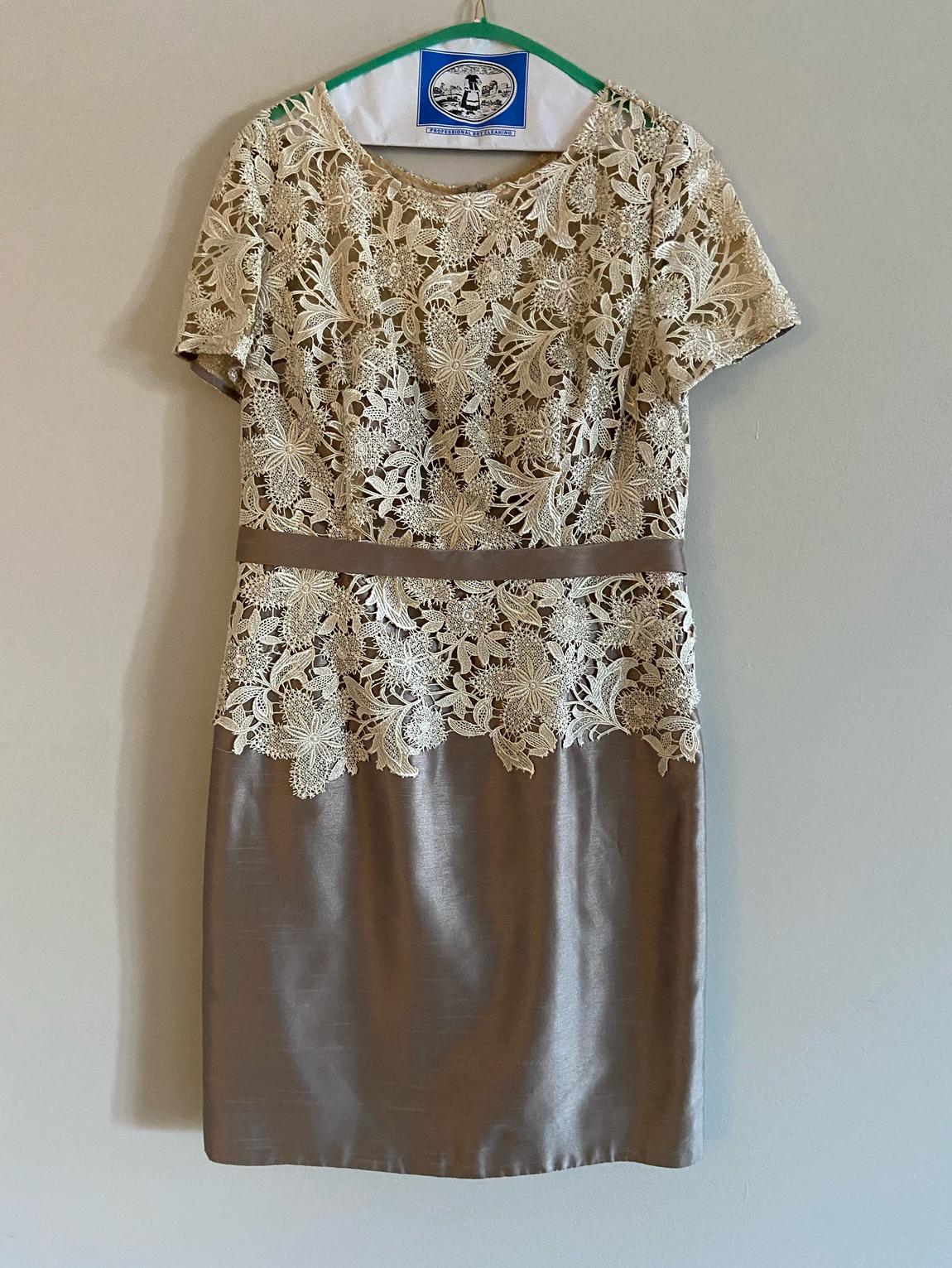 Size 12 Cap Sleeve Gold Cocktail Dress on Queenly