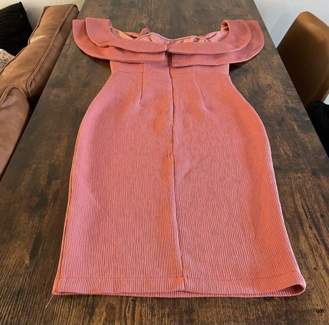 Angel biba Size 6 Off The Shoulder Coral Cocktail Dress on Queenly