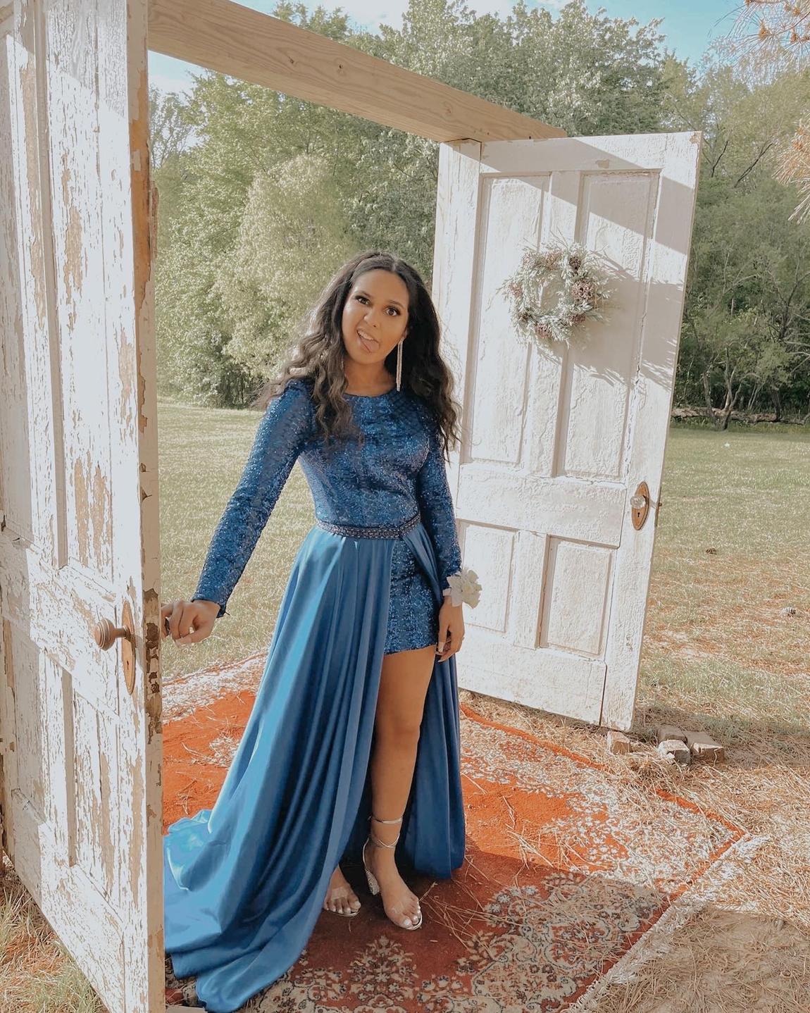Size 4 Prom Long Sleeve Royal Blue Dress With Train on Queenly