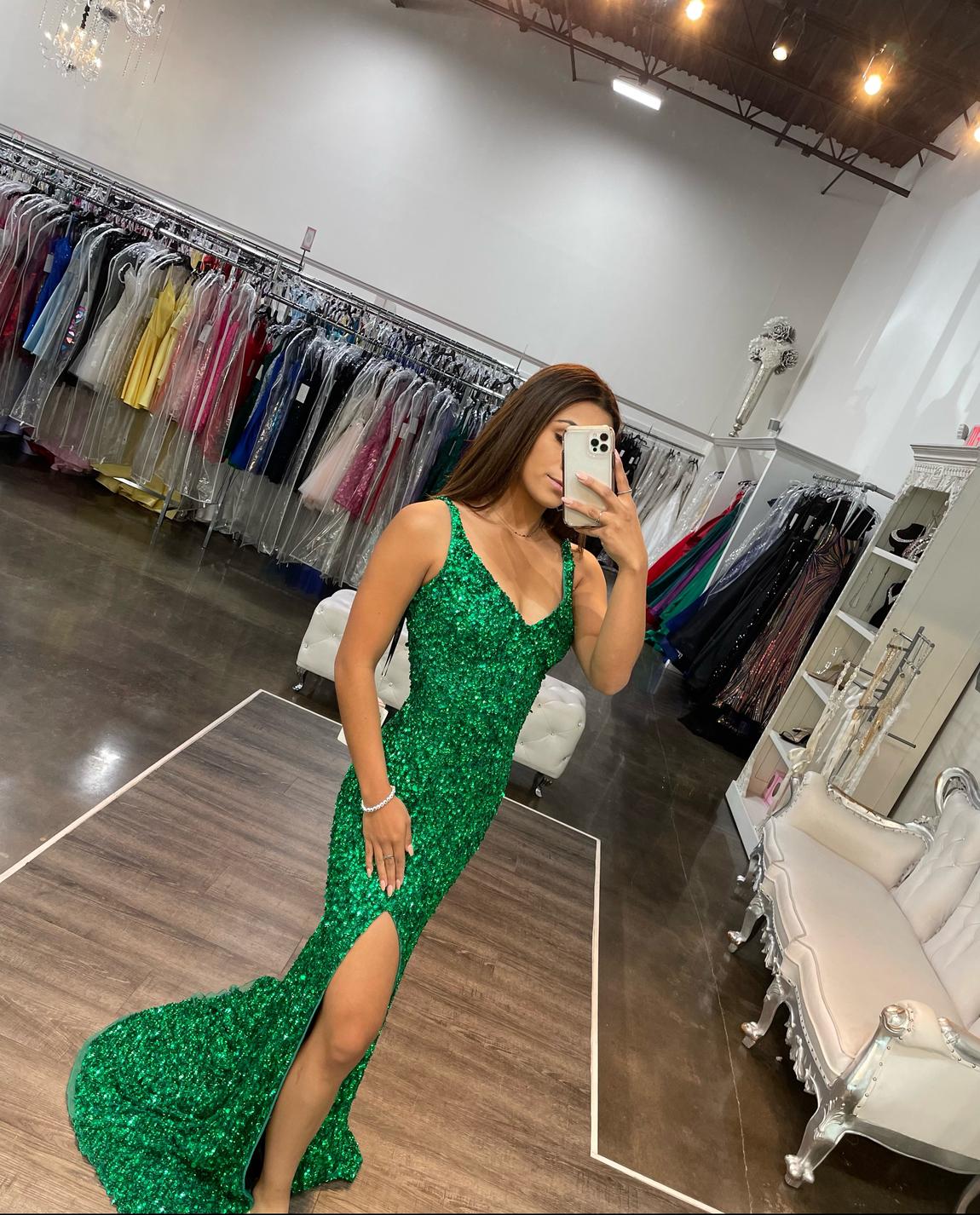Style 53450 Sherri Hill Size 0 Sequined Green Side Slit Dress on Queenly