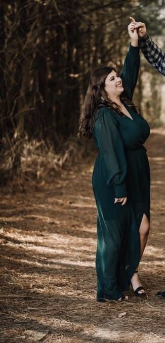 Plus Size 18 Emerald Green Side Slit Dress on Queenly