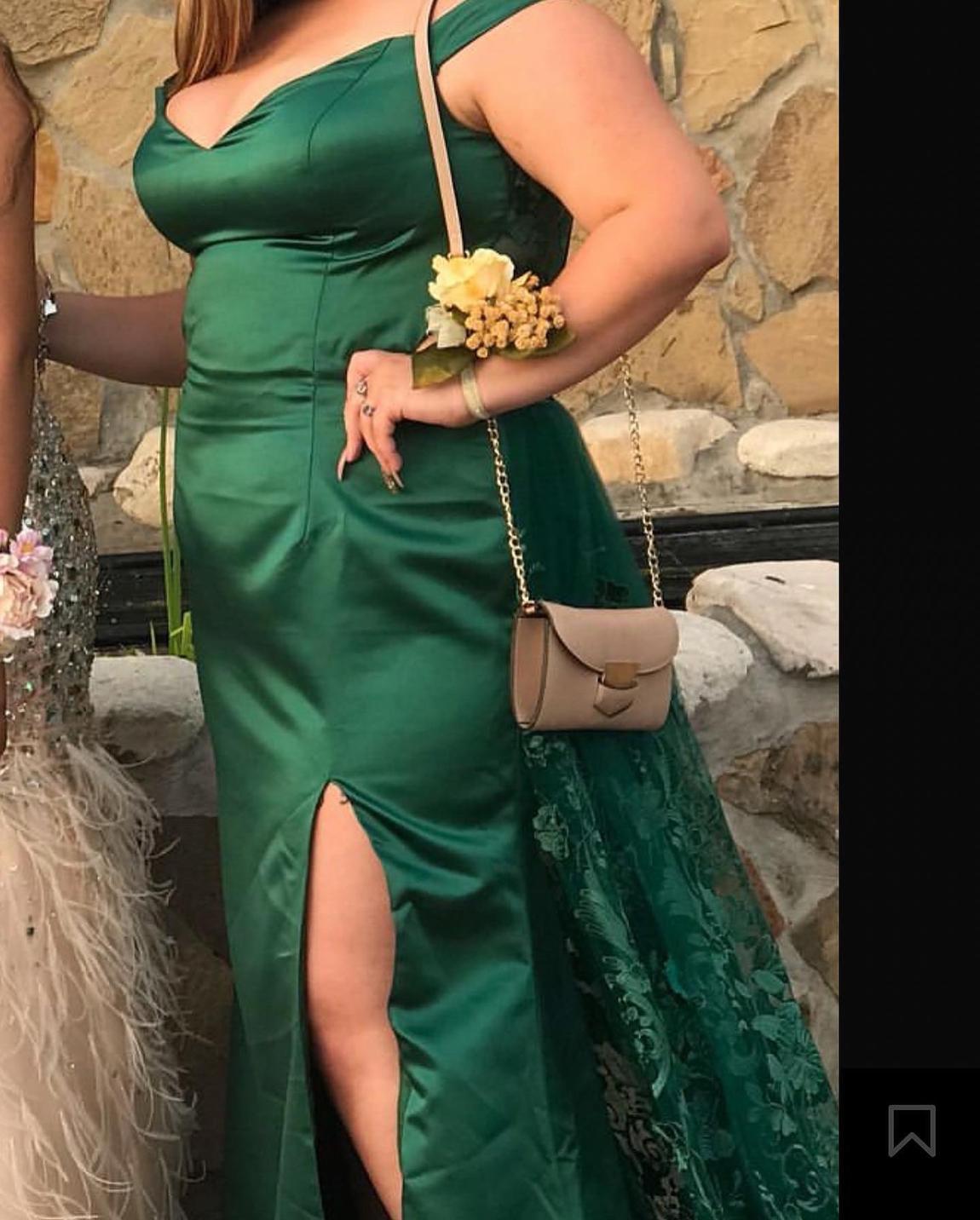 Plus Size 18 Prom Floral Emerald Green A-line Dress on Queenly