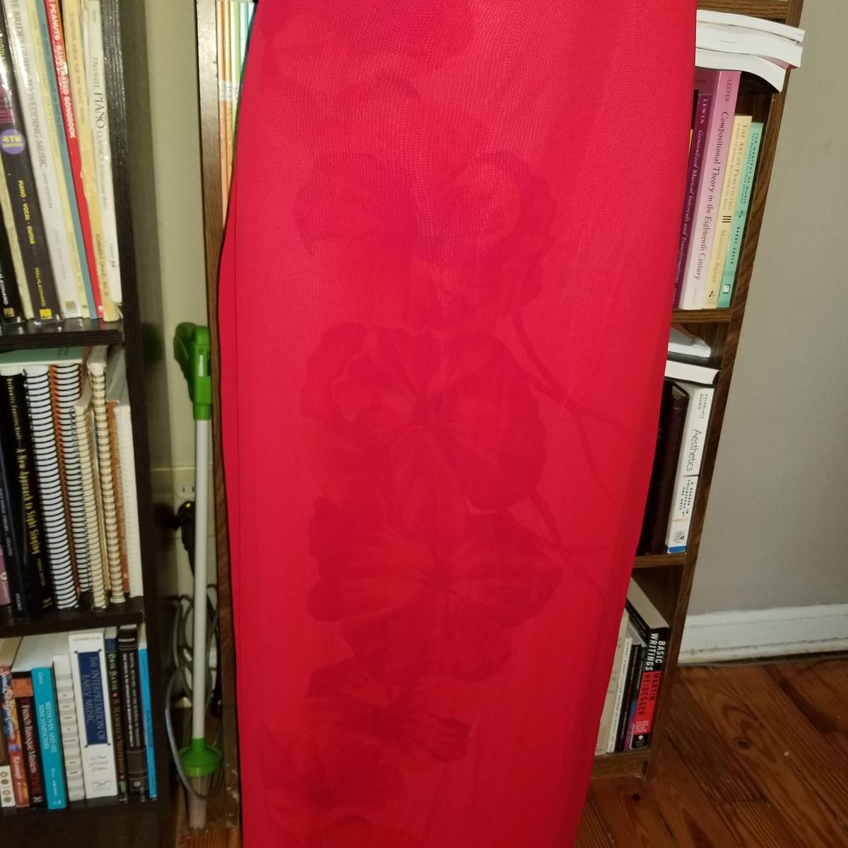 Style 1523 Vintage Size 8 Floral Red Floor Length Maxi on Queenly