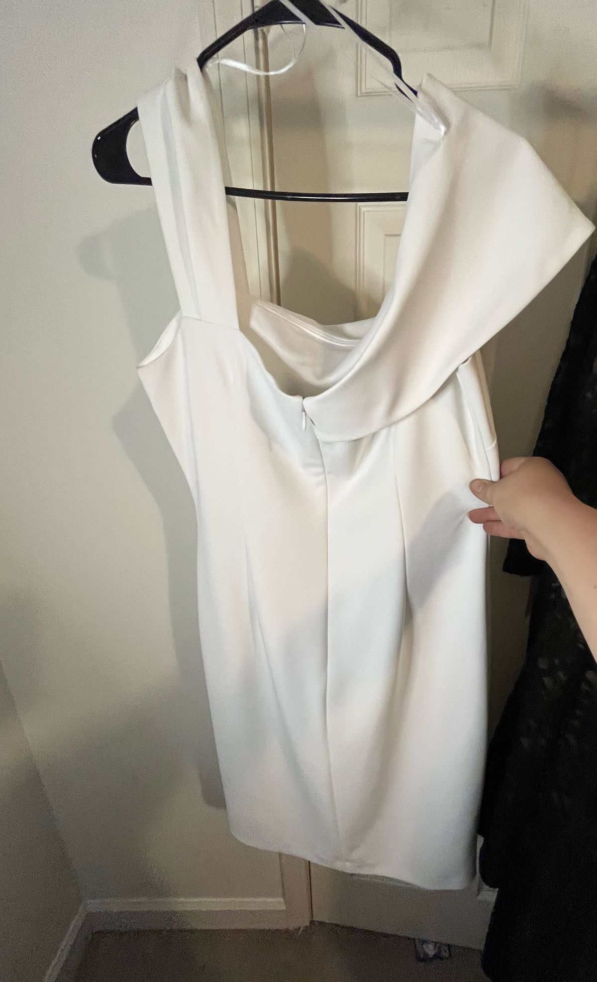 Vince Camuto Size 14 Off The Shoulder White Cocktail Dress on Queenly