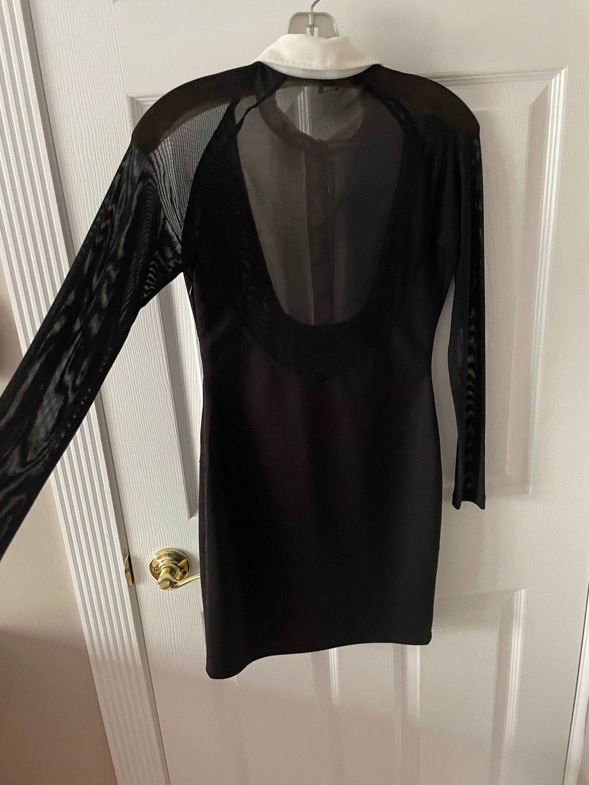 Black Size 2 Long Sleeve Sheer Black Cocktail Dress on Queenly
