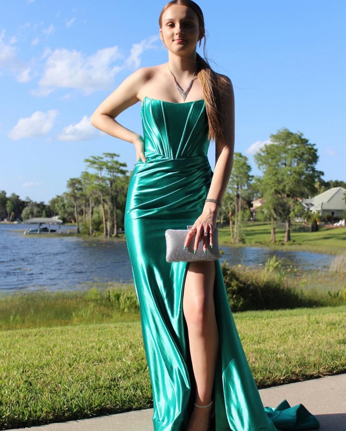 Sherri Hill Size 00 Prom Strapless Satin Emerald Green Side Slit Dress on Queenly